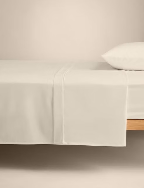 M&S Egyptian Cotton 230 Thread Count Percale Flat Sheet in Cream