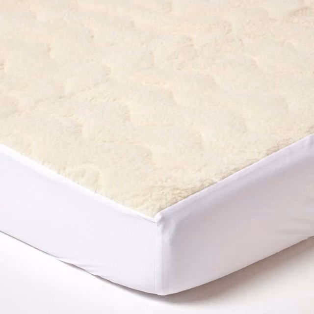 Homescapes Deep Quilted Fleece Mattress Topper, Beige, W: 140 cm x L: 200 cm