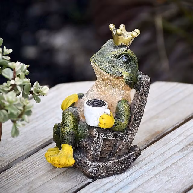 Livingandhome Green Frog Prince Resin Tabletop Ornament