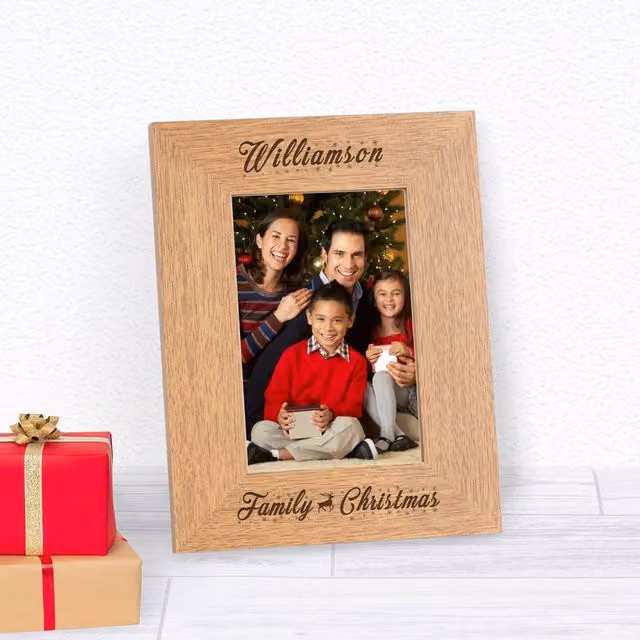 Uniqueful Personalised Family Christmas Wood Picture Frame, Brown, W/H: 10 x 15 cm
