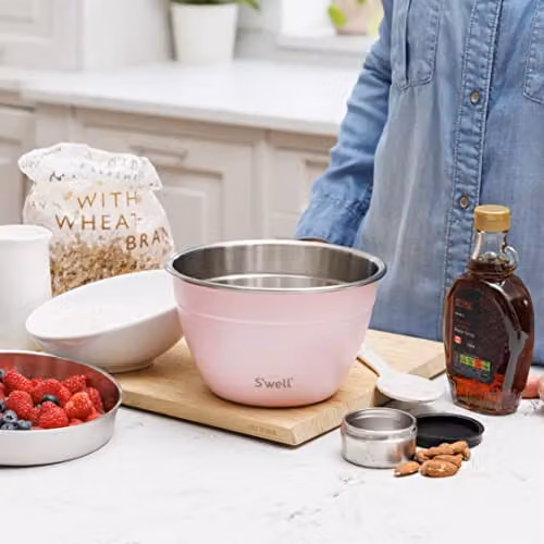 S'well Pink Salad Bowl Kit with Condiment Container and Removable Tray, 1.9l – 3