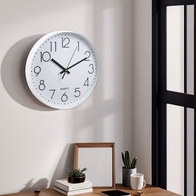 Livingandhome Silent Minimalist Round Wall Clock in White, Diameter: 30.48 cm