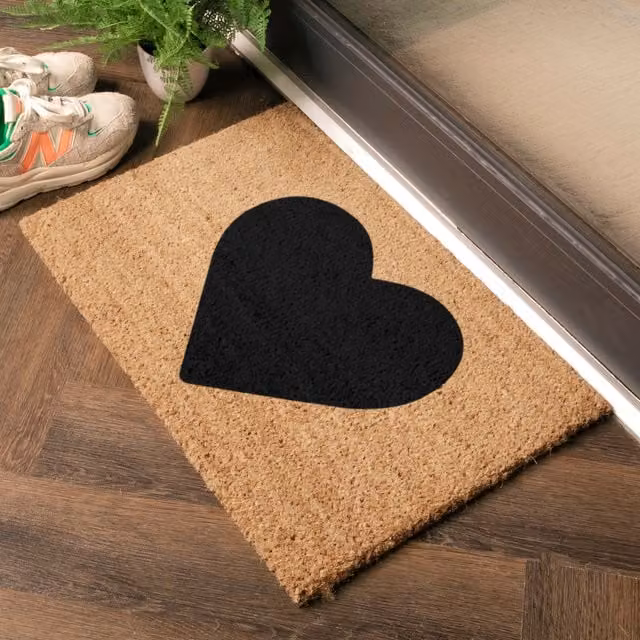 Artsy Mats Black Heart Coir Doormat with Natural Rubber Non-Slip Base in Brown