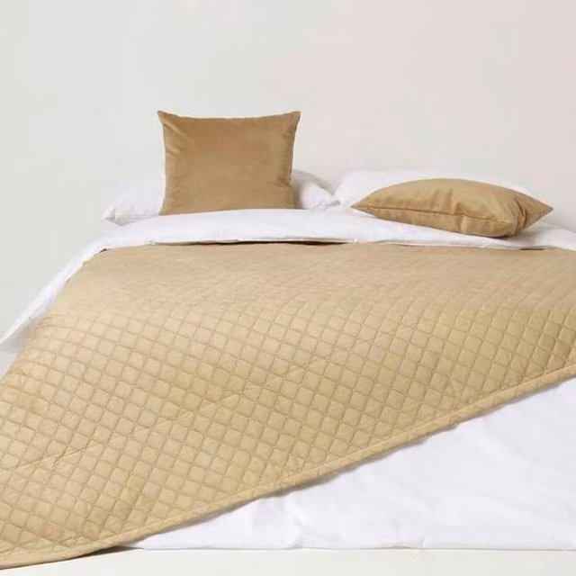 Homescapes Diamond Quilted Velvet Bed Throw in Beige and Brown, W/D/H: 200 x 150 x 1 cm