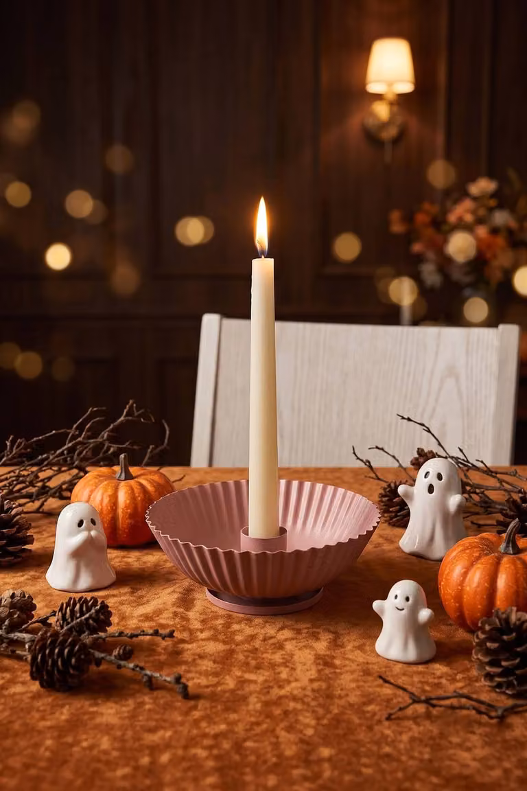 Living and Home Modern Round Metal Taper Candle Holder in Pink