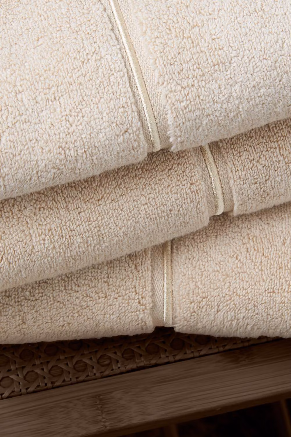 Bianca Zero Twist Satin Stitch Cotton Bath Towel in Natural Beige W/H: 70 x 127 cm – 2