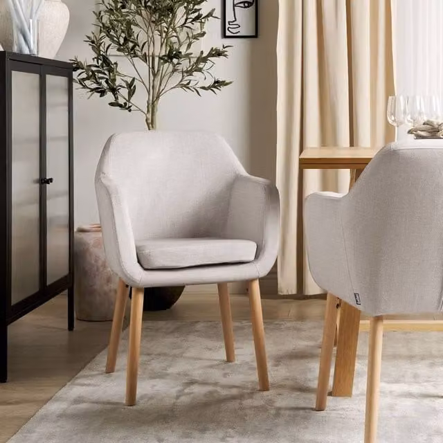 Wyld and Coco Taupe Velvet Dining Chair with Armrests and Rubberwood Legs in Beige – 1