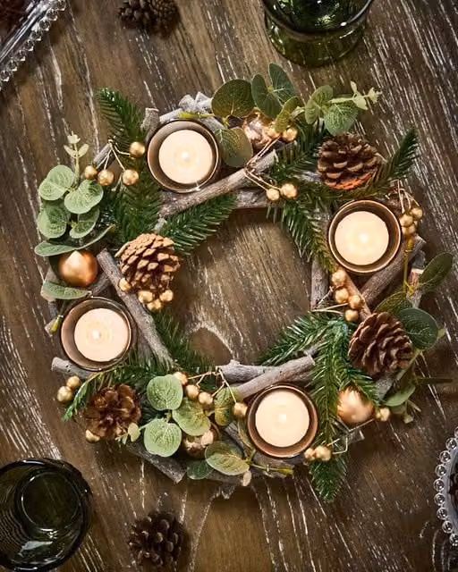 Dibor Eucalyptus and Cinnamon Round Christmas Centrepiece Tealight Holder, Green and Gold, Diameter: 30 cm