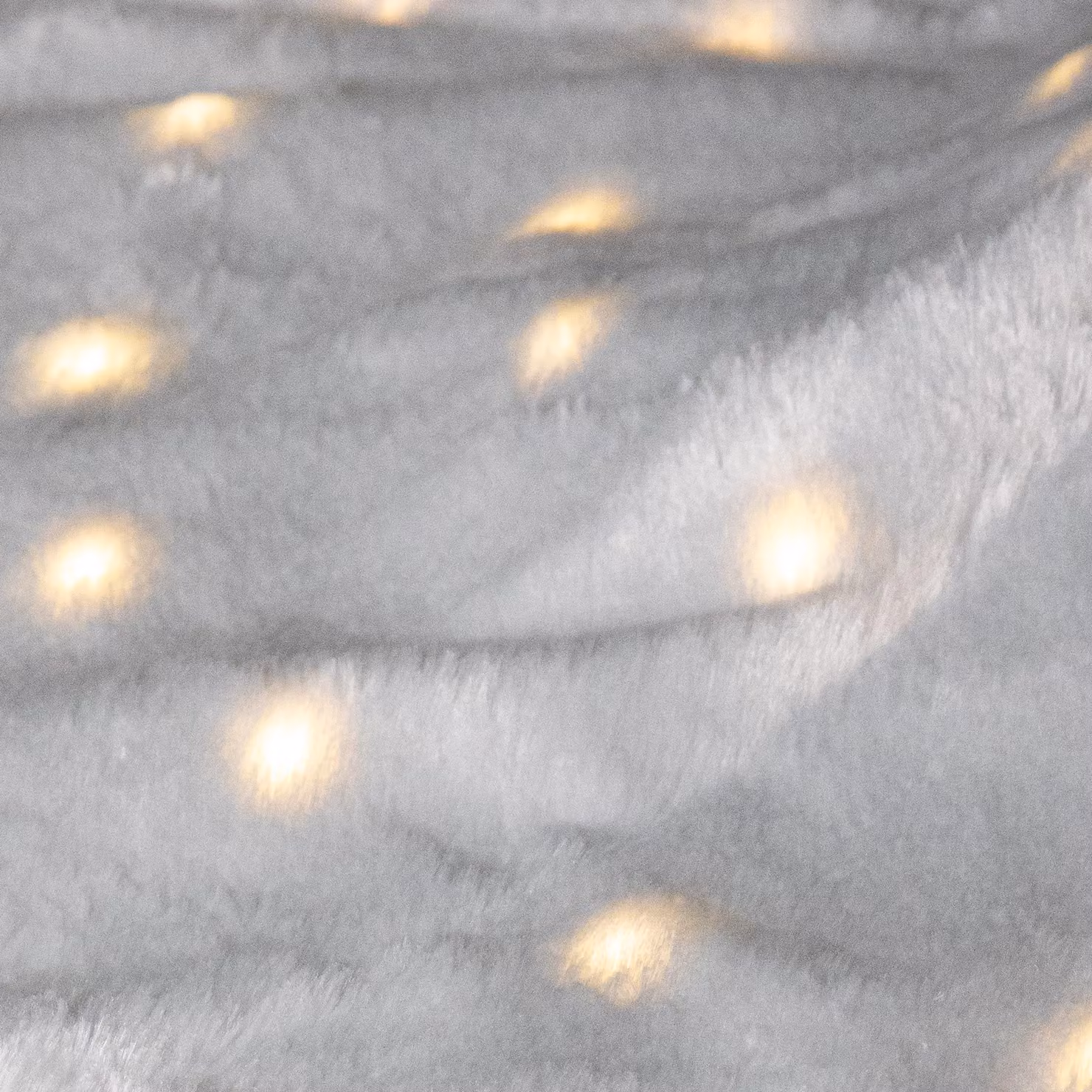 Samuel Alexander 90cm White Fur Fabric Christmas Tree Skirt with USB Powered LED Lights – 5
