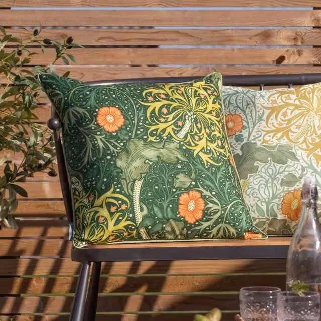 Morris & Co. Seaweed Art Nouveau Printed Outdoor Cushion in Green, W/D/H: 50 x 50 x 50 cm