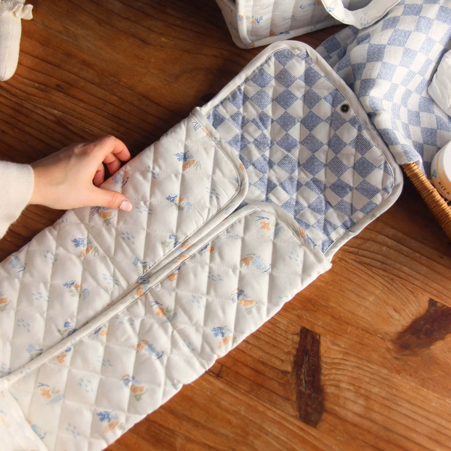 Avery Row Coastline Foldable Travel Baby Changing Mat in Cotton – 4