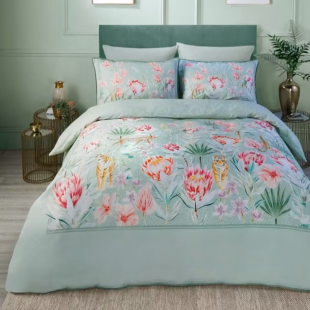 Soiree Tropical Leopard Green Reversible Cotton Sateen Duvet Cover Set with 2 Pillowcases, W/D/H: 230 x 220 x 10 cm