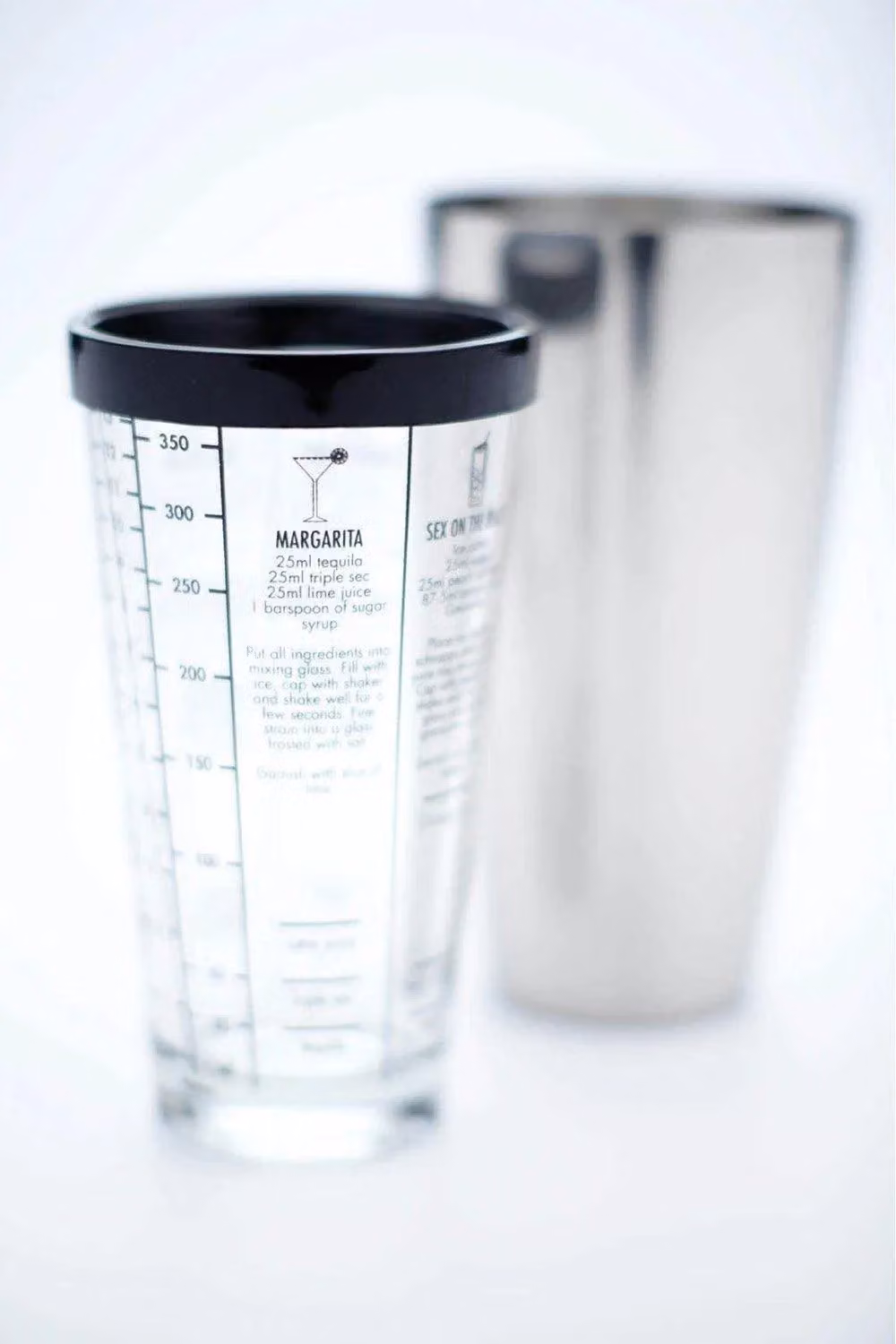 BarCraft 400ml Boston Cocktail Shaker in Silver and Yellow with Measuring Marks and Leakproof Silicone Seal – 3