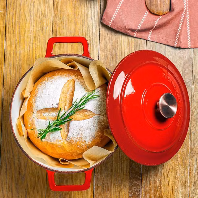 Argon Tableware Round Cast Iron Casserole Dish, 4.65 l, Red Ombre