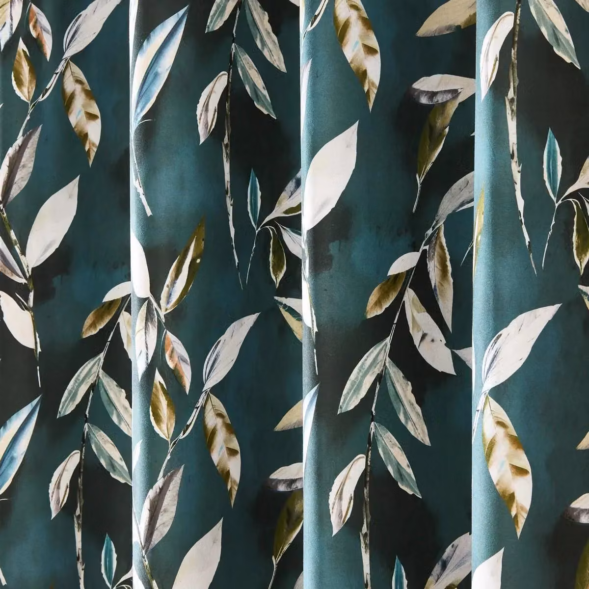 Sundour Madrid Floral Blackout Eyelet Curtains in Green, Width: 168 cm, Height: 183 cm – 3