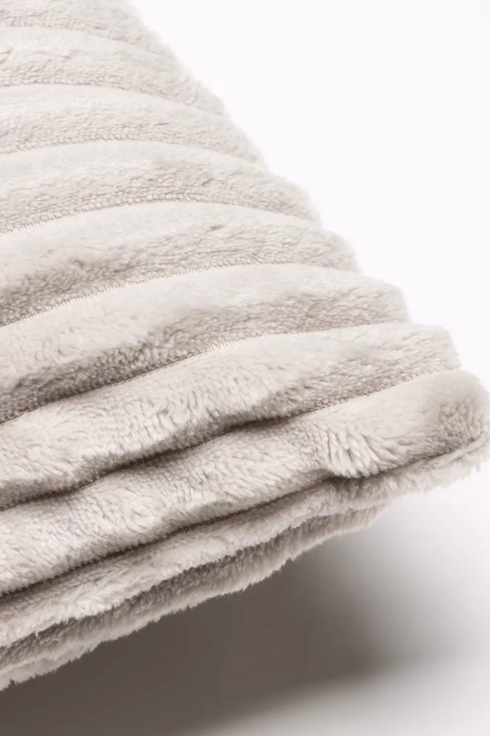 BHS Luxury Ribbon Velvet Cushion in Silver, W/D/H: 45 x 45 x 45 cm – 3