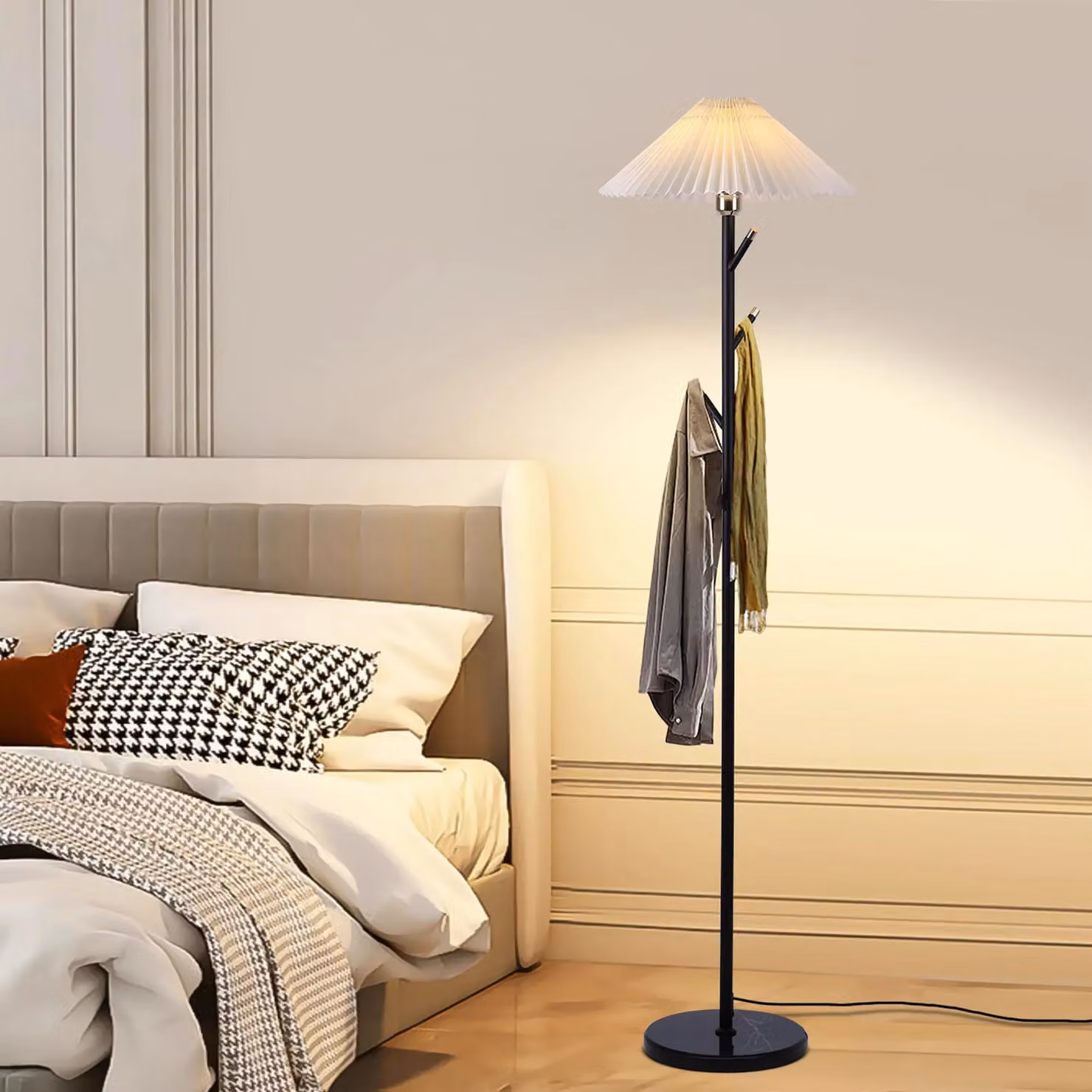 Garwarm Black and Gold Coat Rack Floor Lamp with Beige Pleated Fabric Shade, H 160.5 cm x W 40 cm x D 40 cm – 2