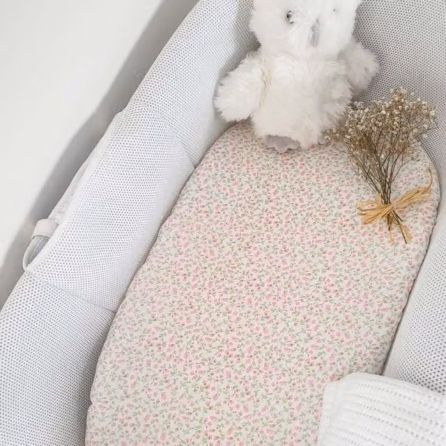 Minky Myles Cotton Floral Moses Basket Fitted Sheet in Pink and White, 80 x 40 cm