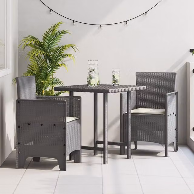 Berkfield Home Set of 2 Modern Garden Chairs in Light Grey and White Polypropylene – 1