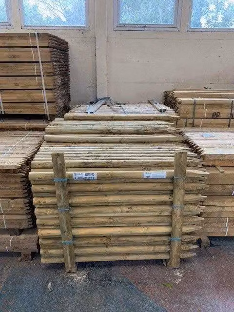F&G Supplies 10 Pack Round Wooden Fence Posts, Pressure Treated, Diameter: 40 mm, Height: 180 cm – 3