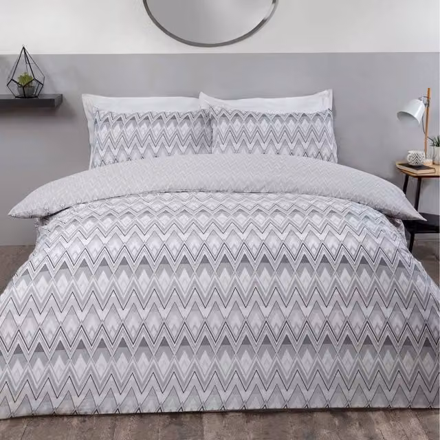 Sleepdown Graphic Zig Zag Geometric Polycotton Duvet Cover Set in Black, White and Grey, W: 180 cm, L: 200 cm