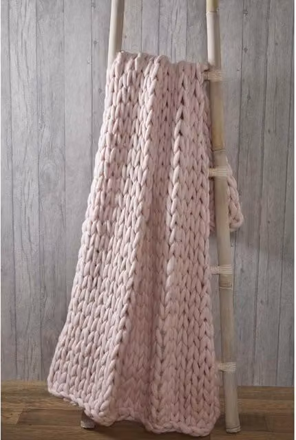 Rapport Cable Knitted Throw in Blush Pink