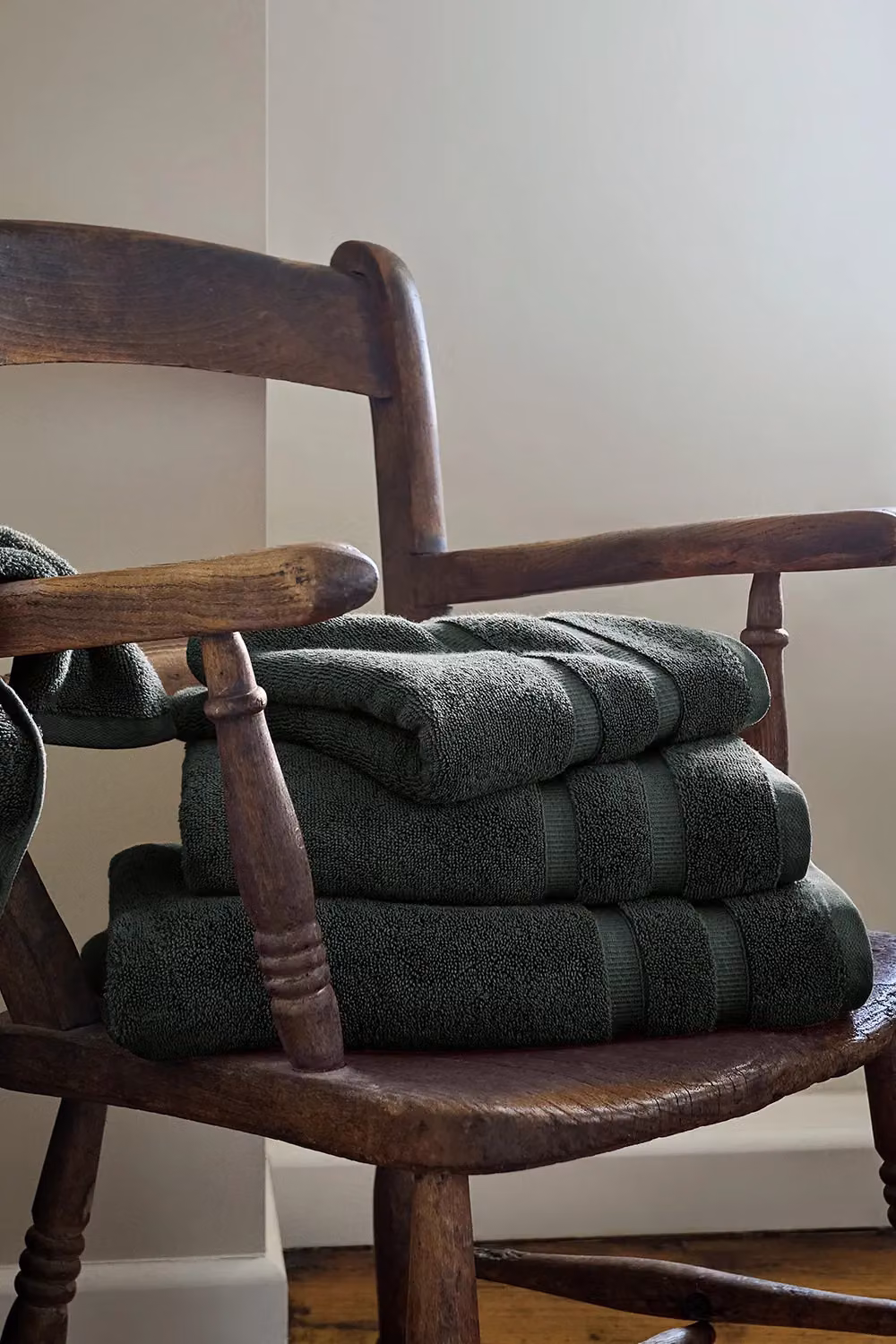 Christy Signum 8 Piece Heavyweight 100% Combed Cotton Towel Bundle in Dark Grey – 2