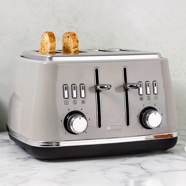 Haden Cotswold 4-Slice Toaster in Beige and Grey