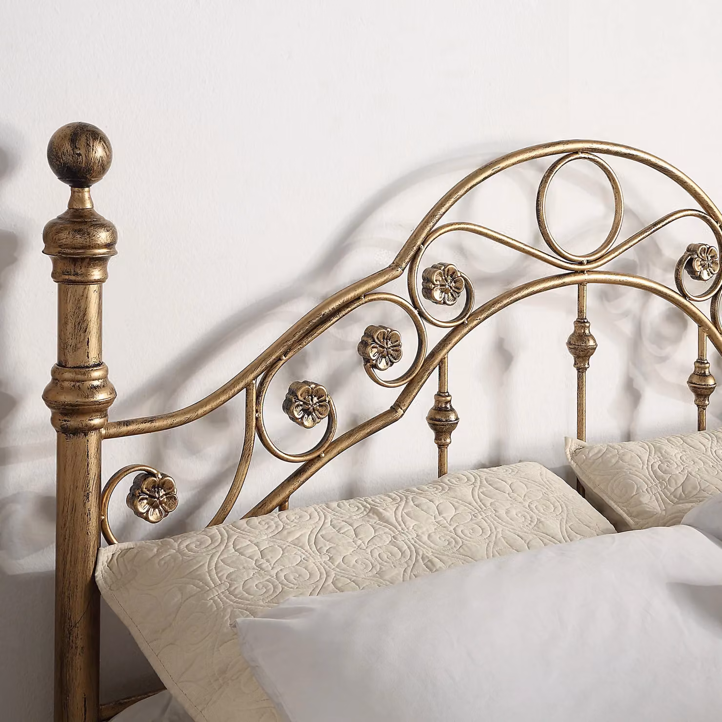 SlumberWorx Letchworth Vintage Victorian Style Antique Metal Bed Frame in Bronze, Size: Small Double (W/D/H: 120 x 200 cm) – 3