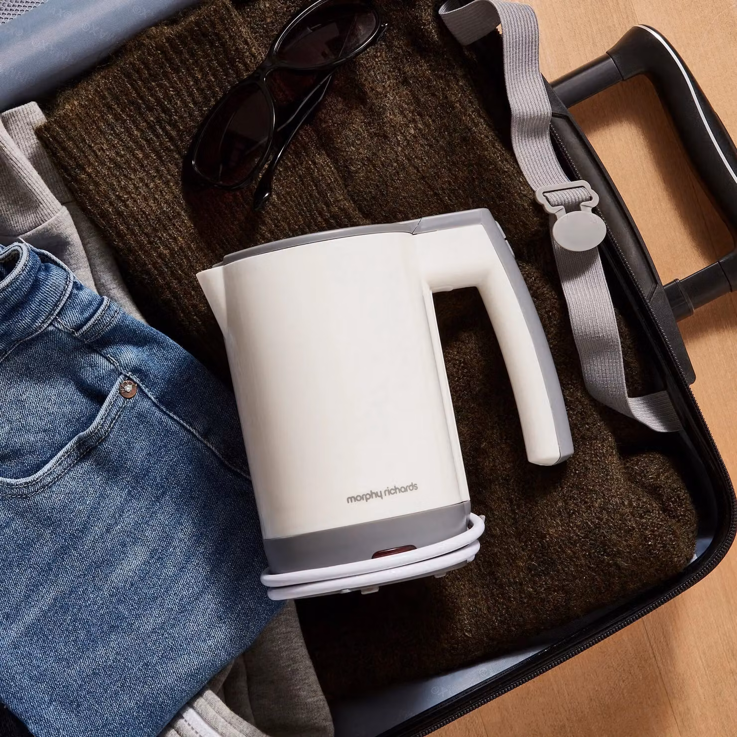 Morphy Richards Compact Travel Jug Kettle in White and Grey, 0.5 l – 2