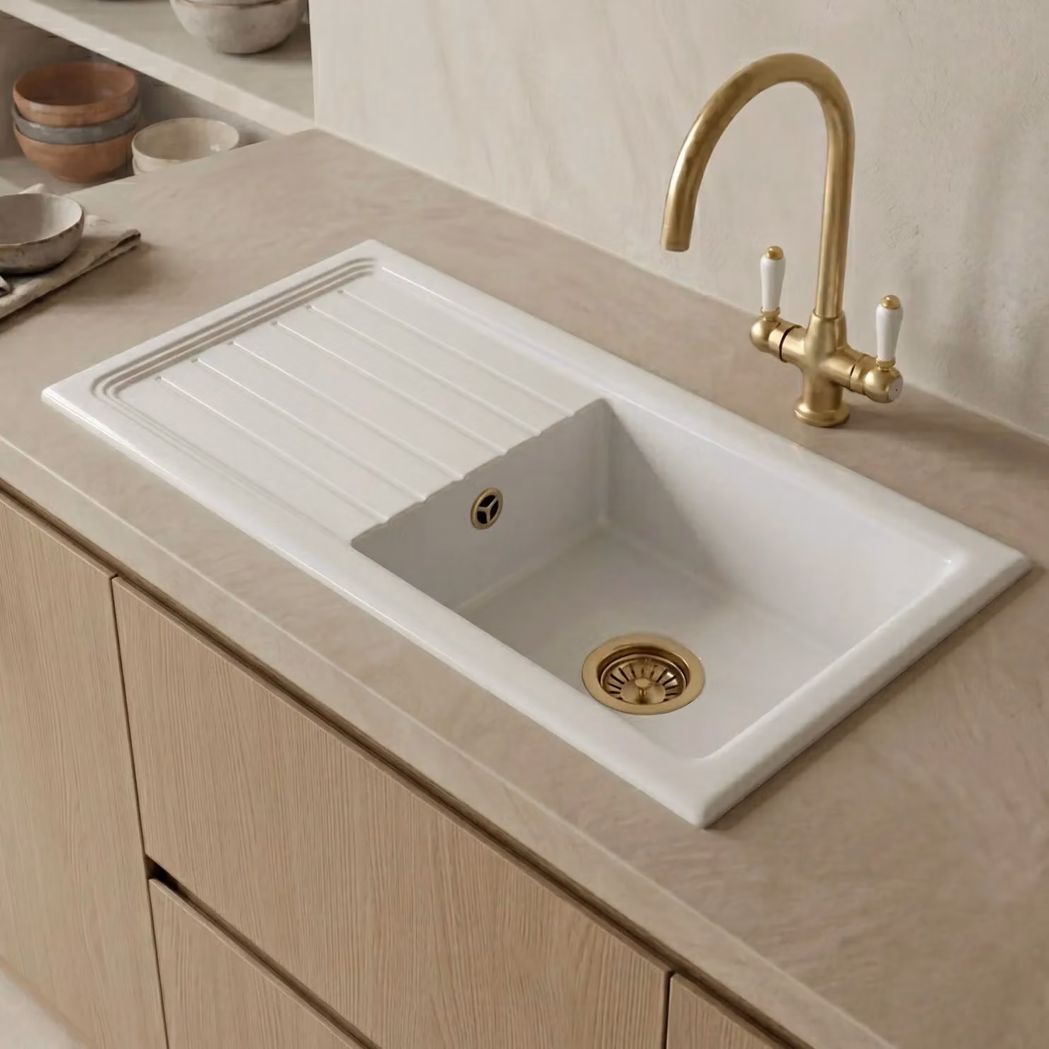 Balterley White Ceramic 1 Bowl Kitchen Sink with Brushed Brass Tap and Drainer Waste, W: 1010 mm – 2