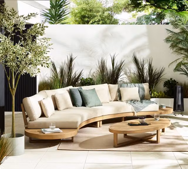 FurnitureboxUK Wisley Wood 6 Seat Curved Garden Sofa and Table Set in Natural Acacia Wood with Beige Cushions