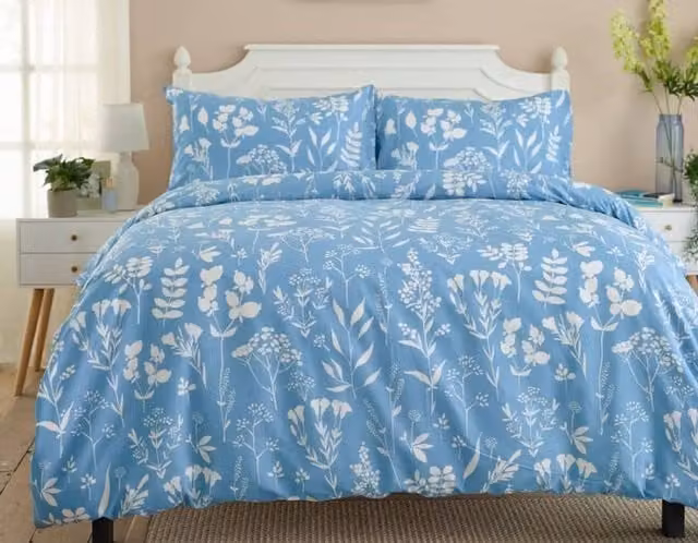 Deyongs Silhouette Floral Cotton Blend Duvet Set in Blue, 200 x 200 cm