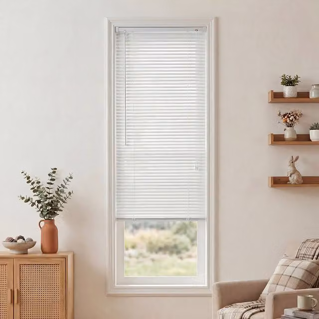 Darphe White PVC Venetian Blind with Clamp Bracket, Width: 45 cm