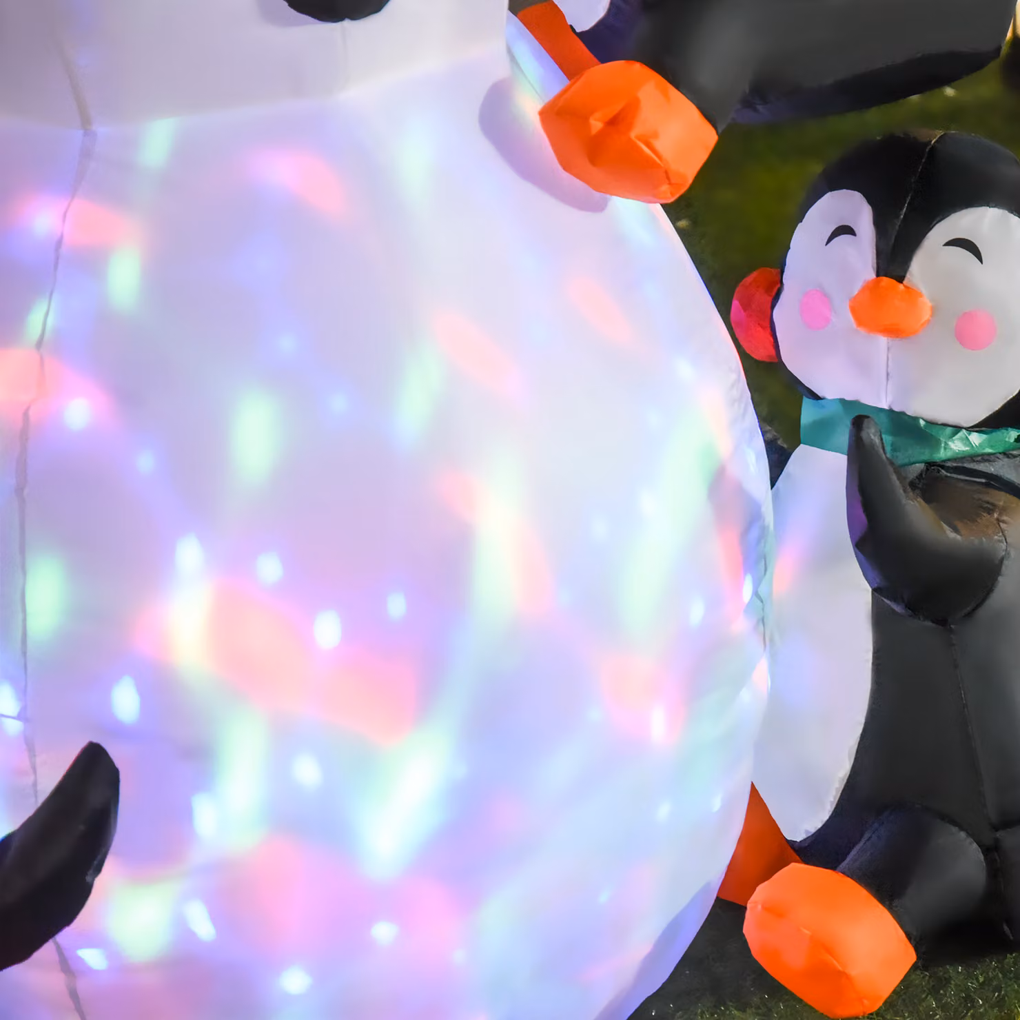 HOMCOM Multicolour Inflatable Christmas Snowman and Penguins Outdoor Decoration with LED Light – 7
