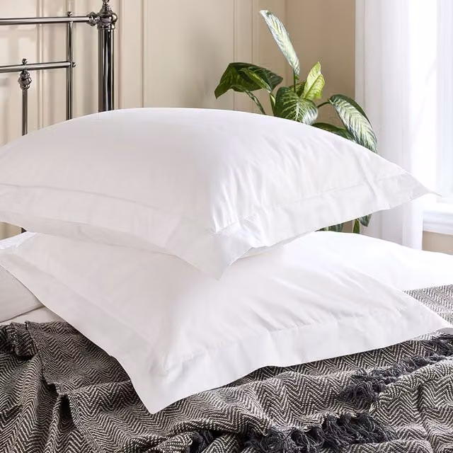 Hotel Pure Luxury 4 Star Oxford Pillowcase Pair in White Cotton Percale