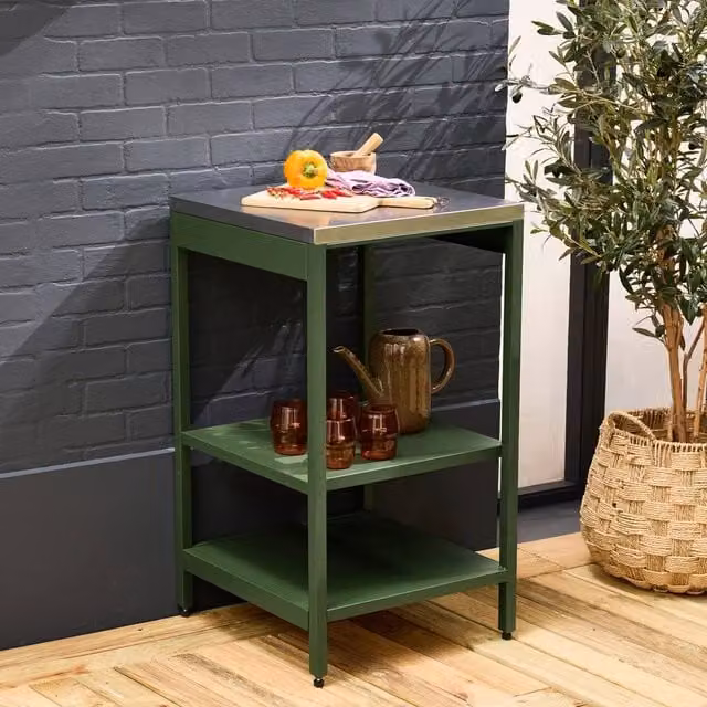 sweeek Green Outdoor Steel Kitchen with 2 Shelves, W: 49 cm, H: 87.5 cm – 1
