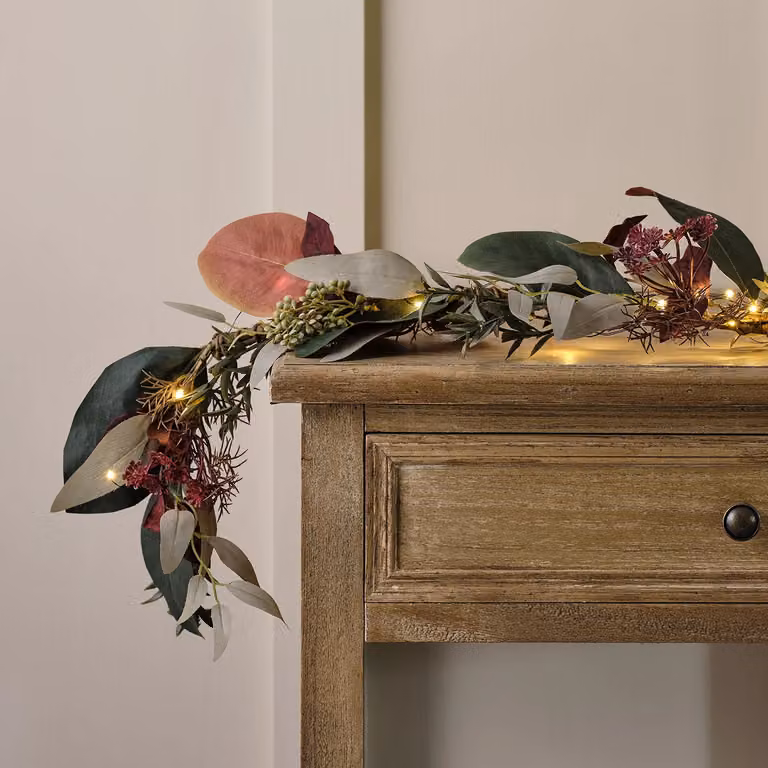 Lights4fun 1.5m Crisp Leaf Autumn-Winter Garland with Warm White LED Micro Lights and Timer