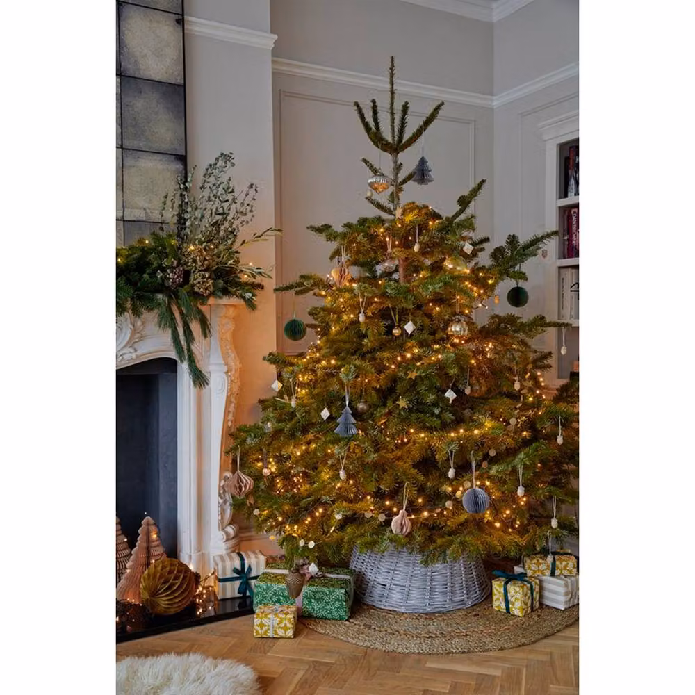 Ivyline Round Wicker Christmas Tree Skirt in White and Natural, H: 26 cm, D: 60 cm – 2
