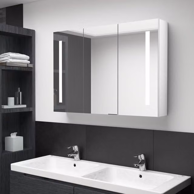 Berkfield Home LED Bathroom Mirror Cabinet in Shining White, W/D/H: 89 x 14 x 62 cm – 1