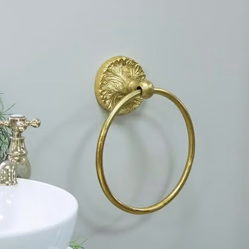 Melody Maison Luxe Gold Metal Wall Mounted Ring Towel Holder