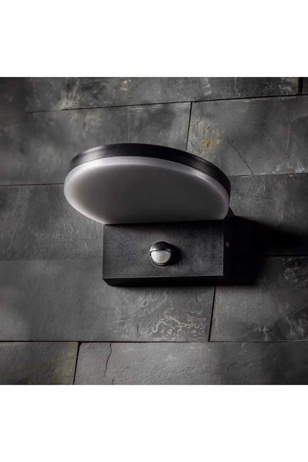 CGC Lighting Aubrey Black Curved LED Outdoor Wall Light with PIR Motion Sensor, 4000k Natural White, IP65 Rated – 7