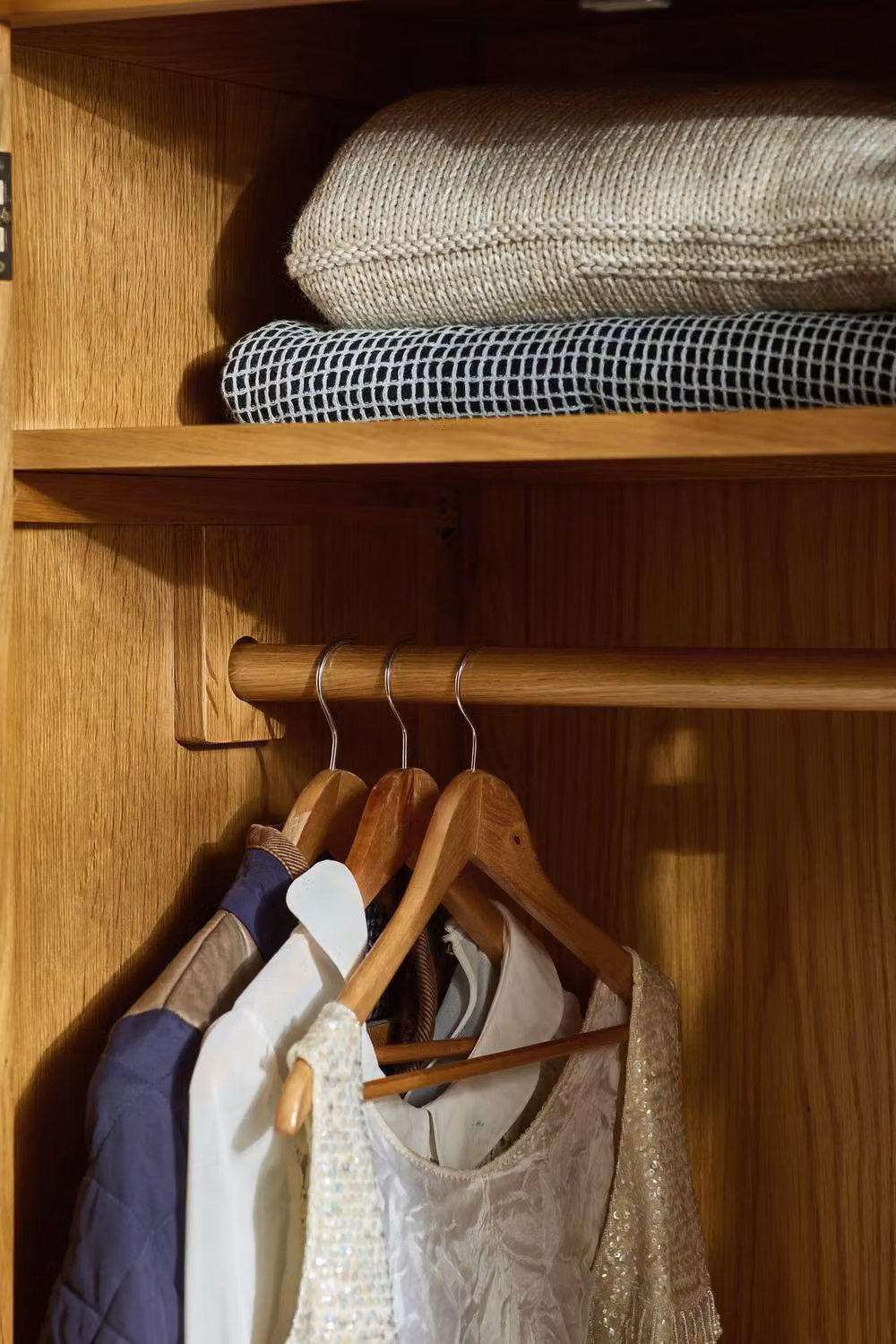 Julian Bowen Marlborough 2 Door Oak Double Wardrobe, H 190 x W 97 x D 55 cm – 3