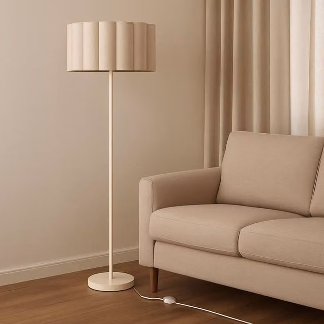 CGC Lighting Lena Modern Floor Lamp with Beige Fabric Scalloped Lampshade in White and Cream – 1