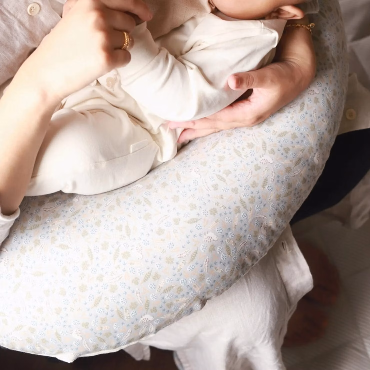 Avery Row Nature Trail C-Shape Nursing Pillow in Multicolour Organic Cotton – 5