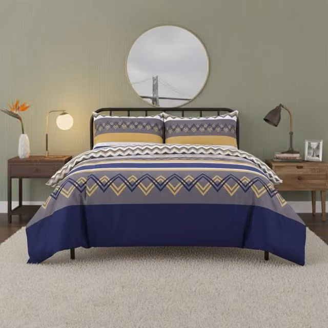 Snug City Zig Zag Double Bedding Set with Duvet Cover, Pillowcase and Fitted Sheet in Multicolour Microfibre