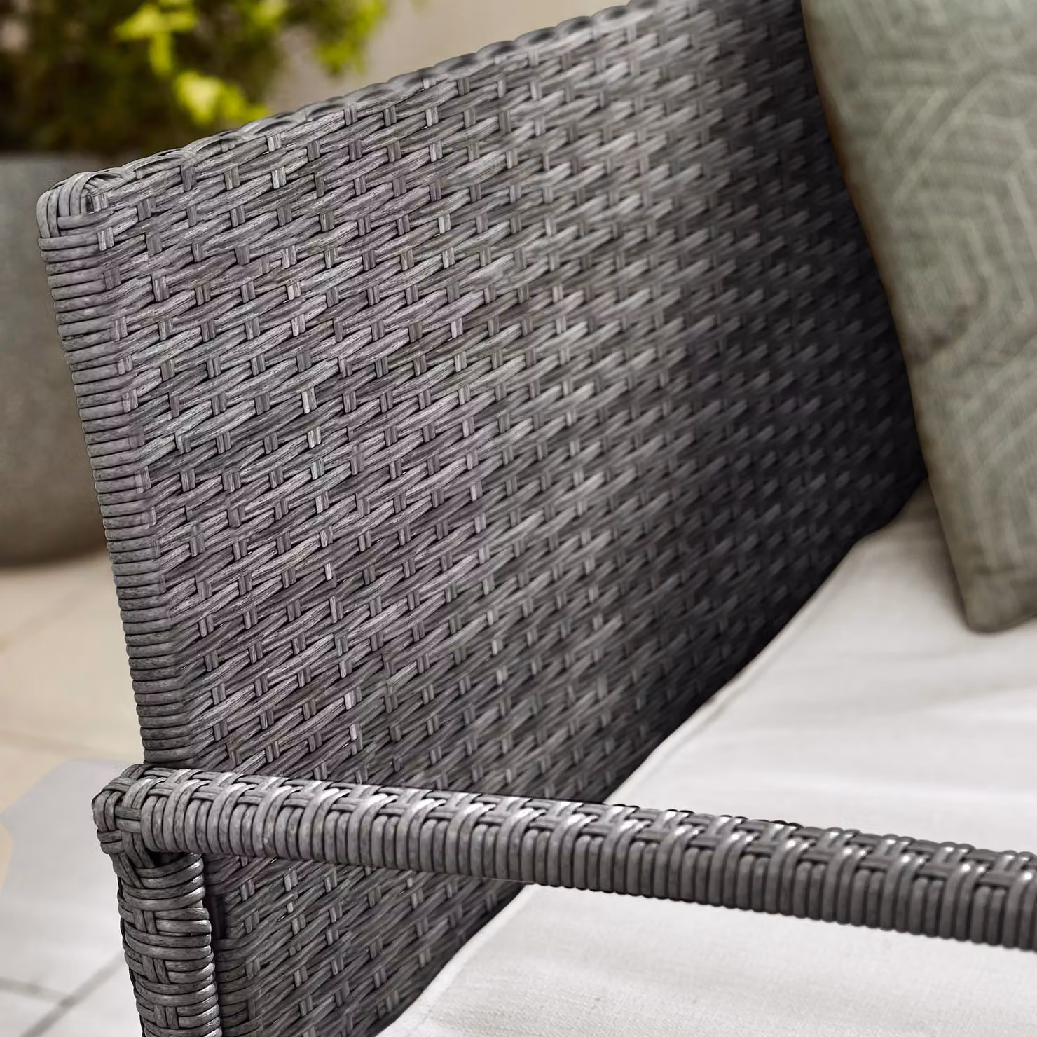 FurnitureboxUK Porto 4 Seat Grey PE Rattan Outdoor Lounge Set with 2 Seater Sofa, 2 Armchairs, Coffee Table and Cushions – 2