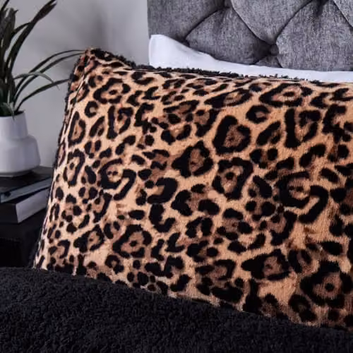 OHS Leopard Print Reversible Sherpa Fleece Duvet Cover and Pillowcase Set, Natural, W/D/H: 220 x 220 x 230 cm – 3