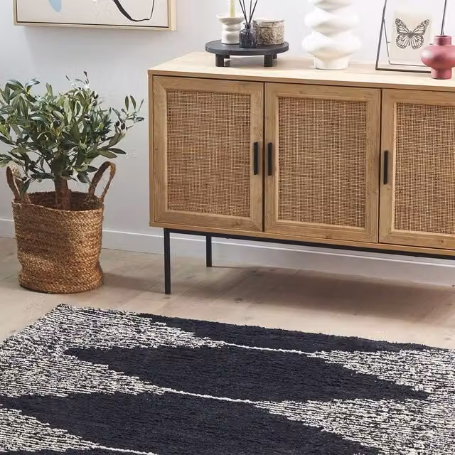 Wyld and Coco Black and White Geometric Woven Cotton Rug, W: 140 cm, L: 200 cm