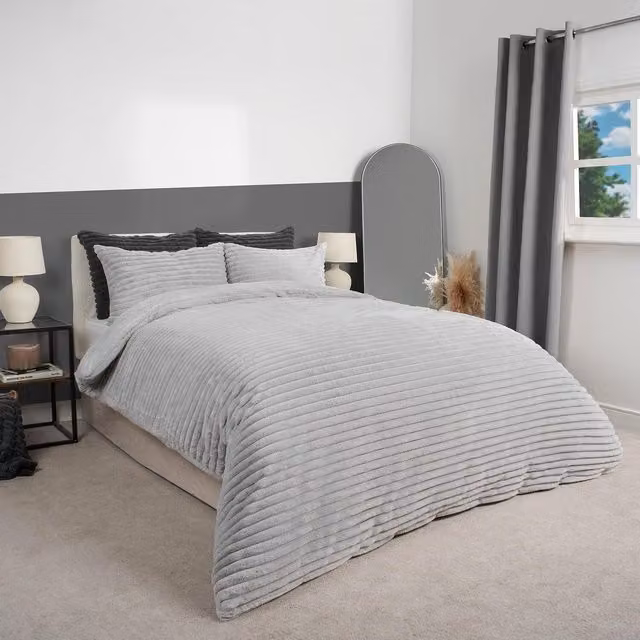 OHS Ribbed Faux Fur Duvet Cover Set in Silver, W: 140 cm x L: 200 cm